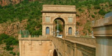 Hartbeespoort dam wall