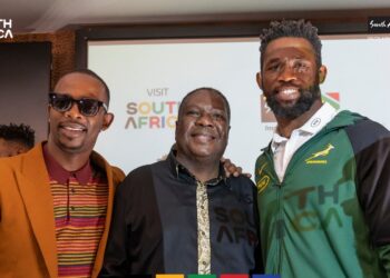 Springboks skipper Siya Kolisi with SA Tourism bosses