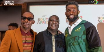 Springboks skipper Siya Kolisi with SA Tourism bosses